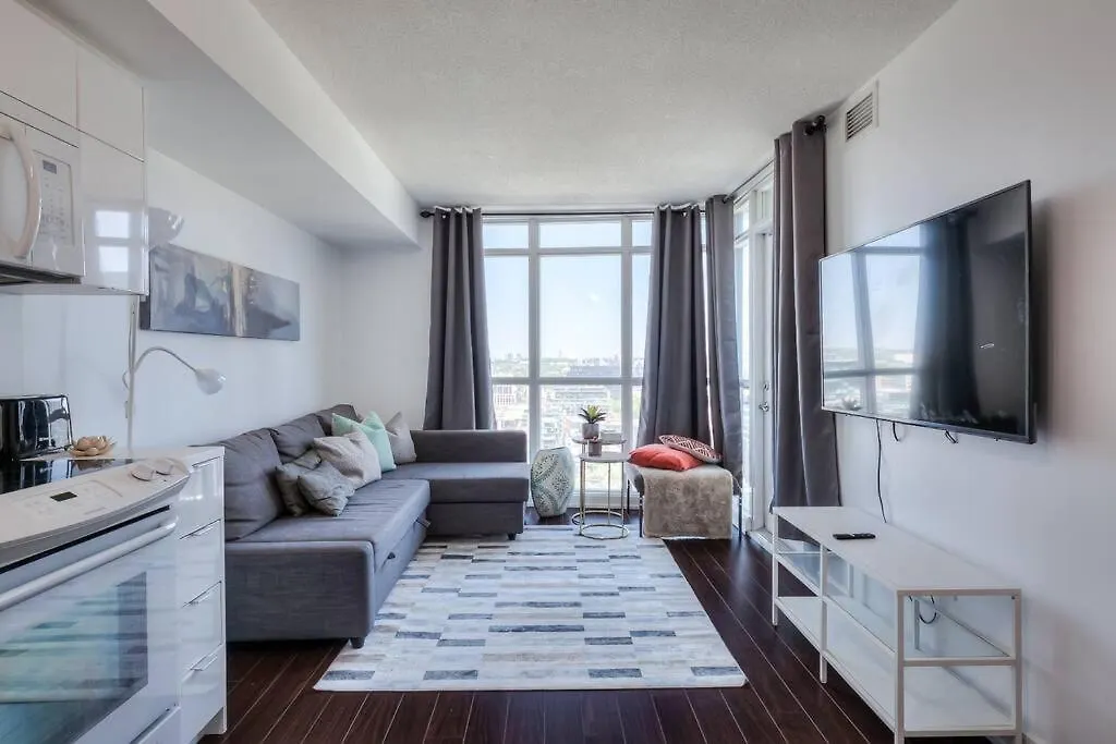 Trendy Downtown Getaway By The Water location